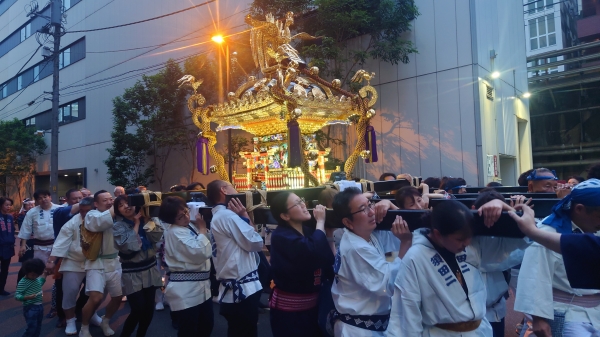 大盛況の神田祭